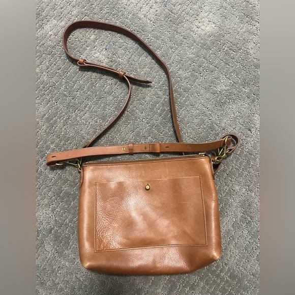 Madewell Handbags - Madewell The Transport Shoulder Crossbody Bag in English Saddle